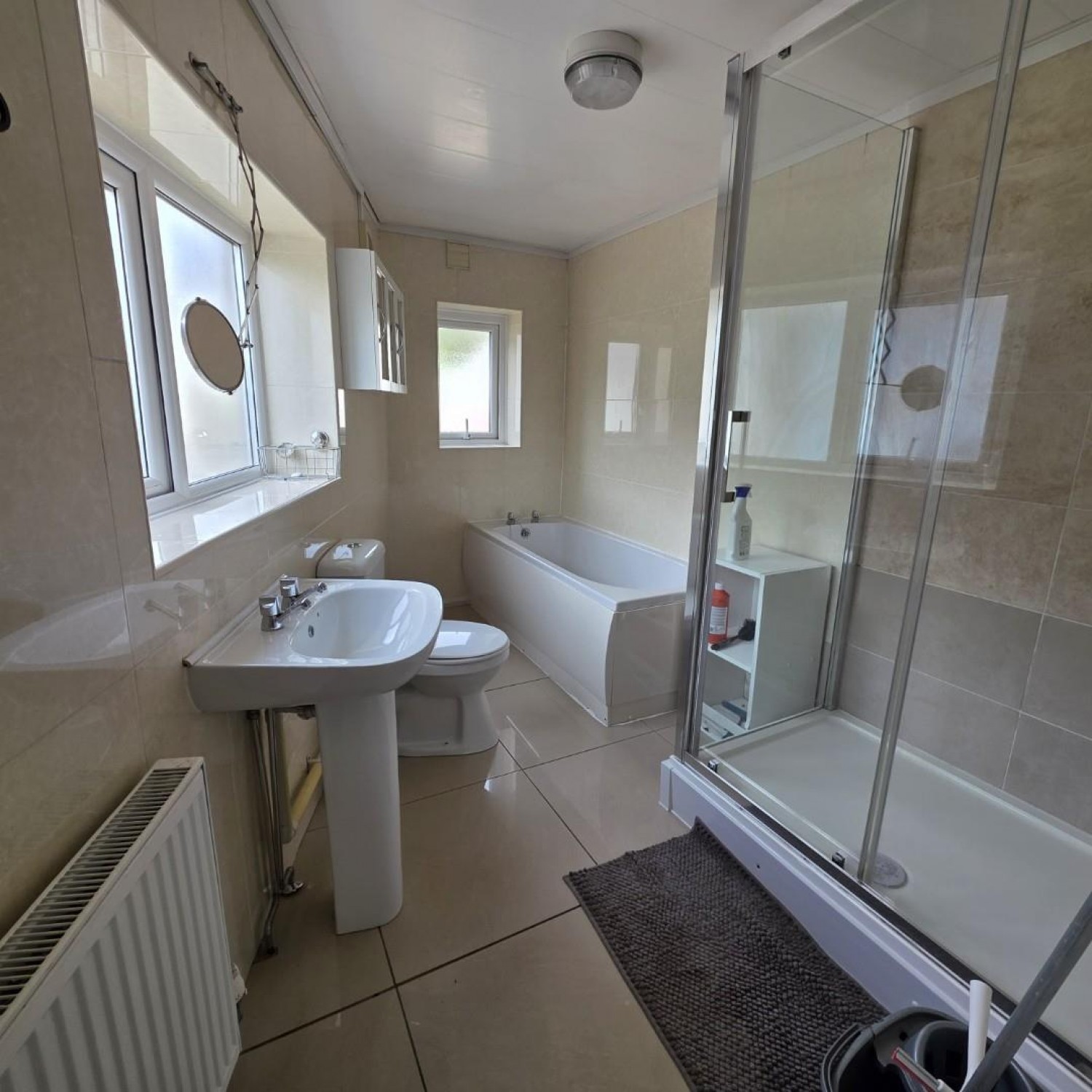 3 bedroom House to let in King Street, Pontypridd