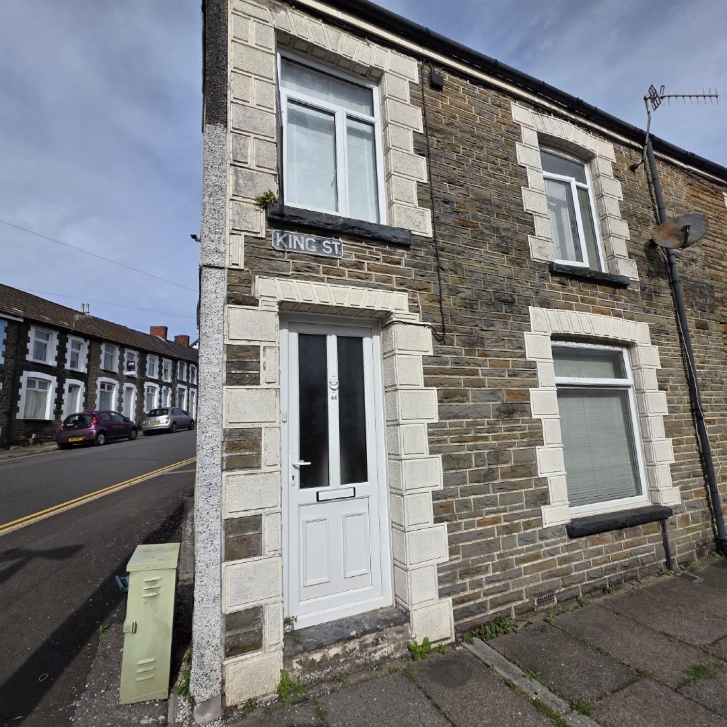 3 bedroom House to let in King Street, Pontypridd