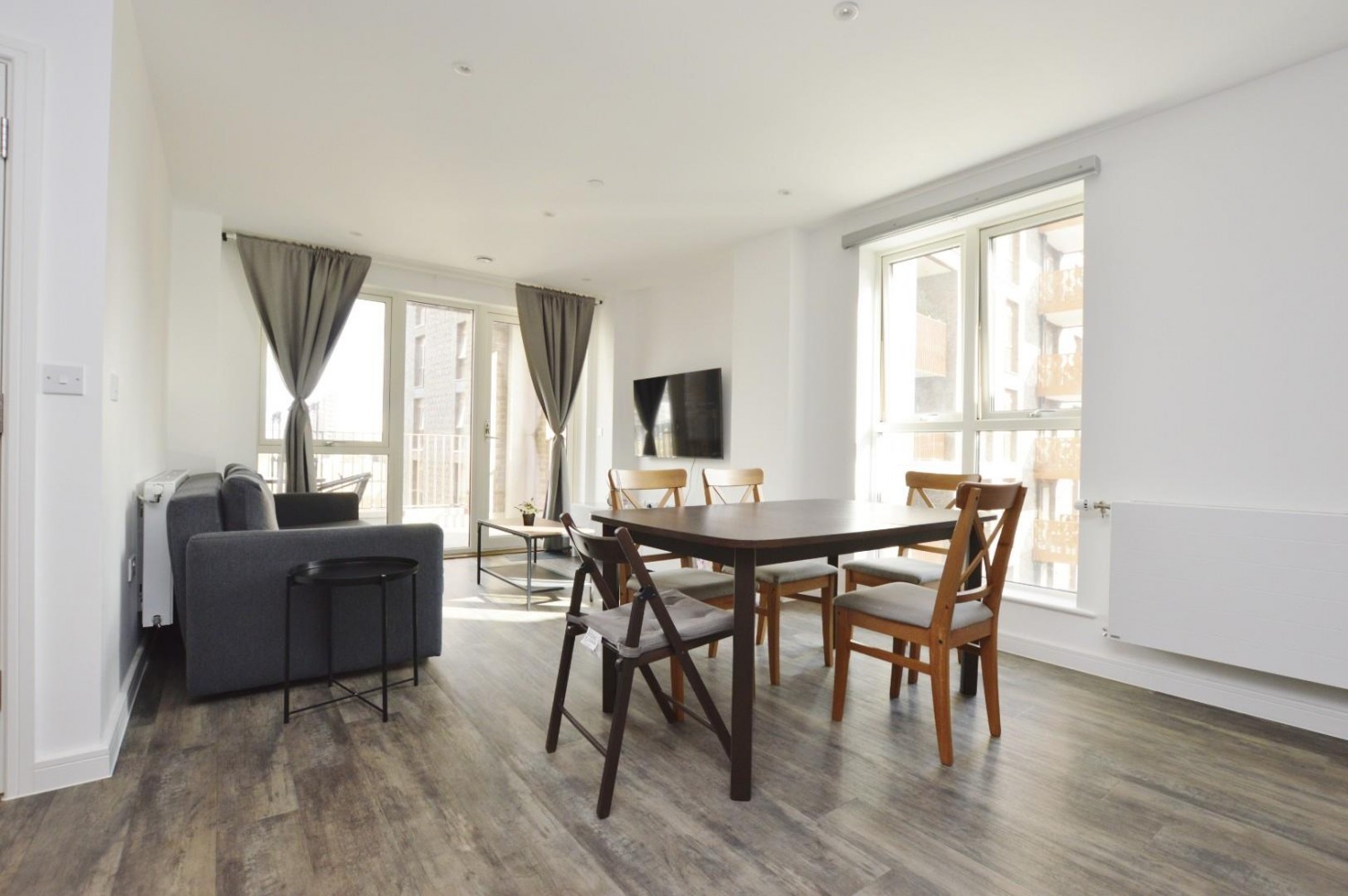 2 bedroom Flat to let in Drydock Square, Barking