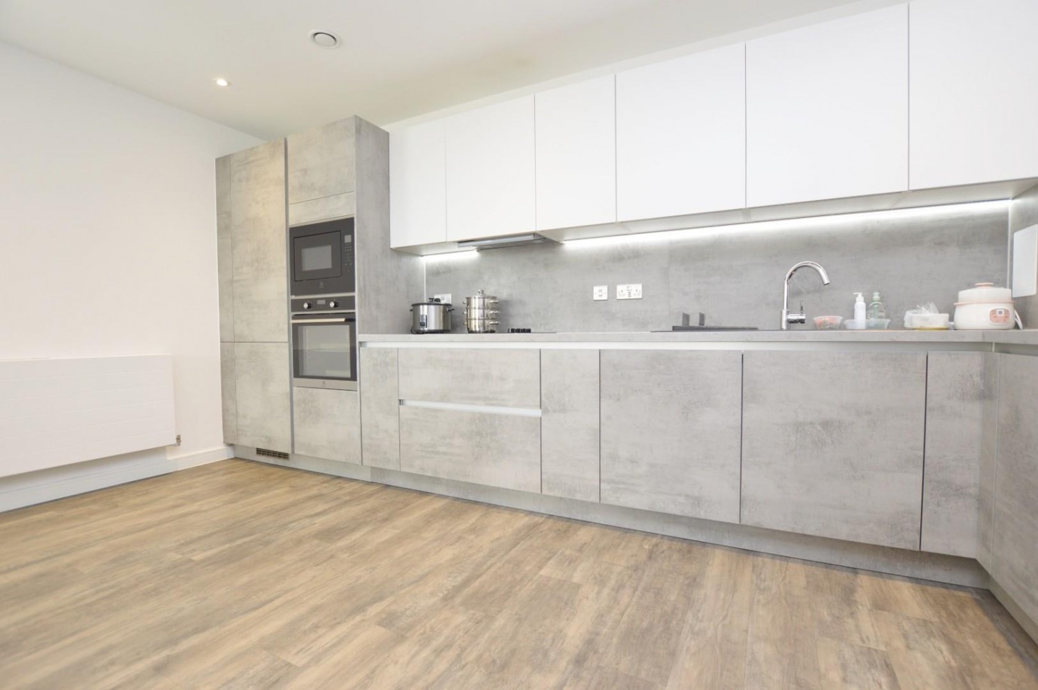 2 bedroom Flat to let in Drydock Square, Barking