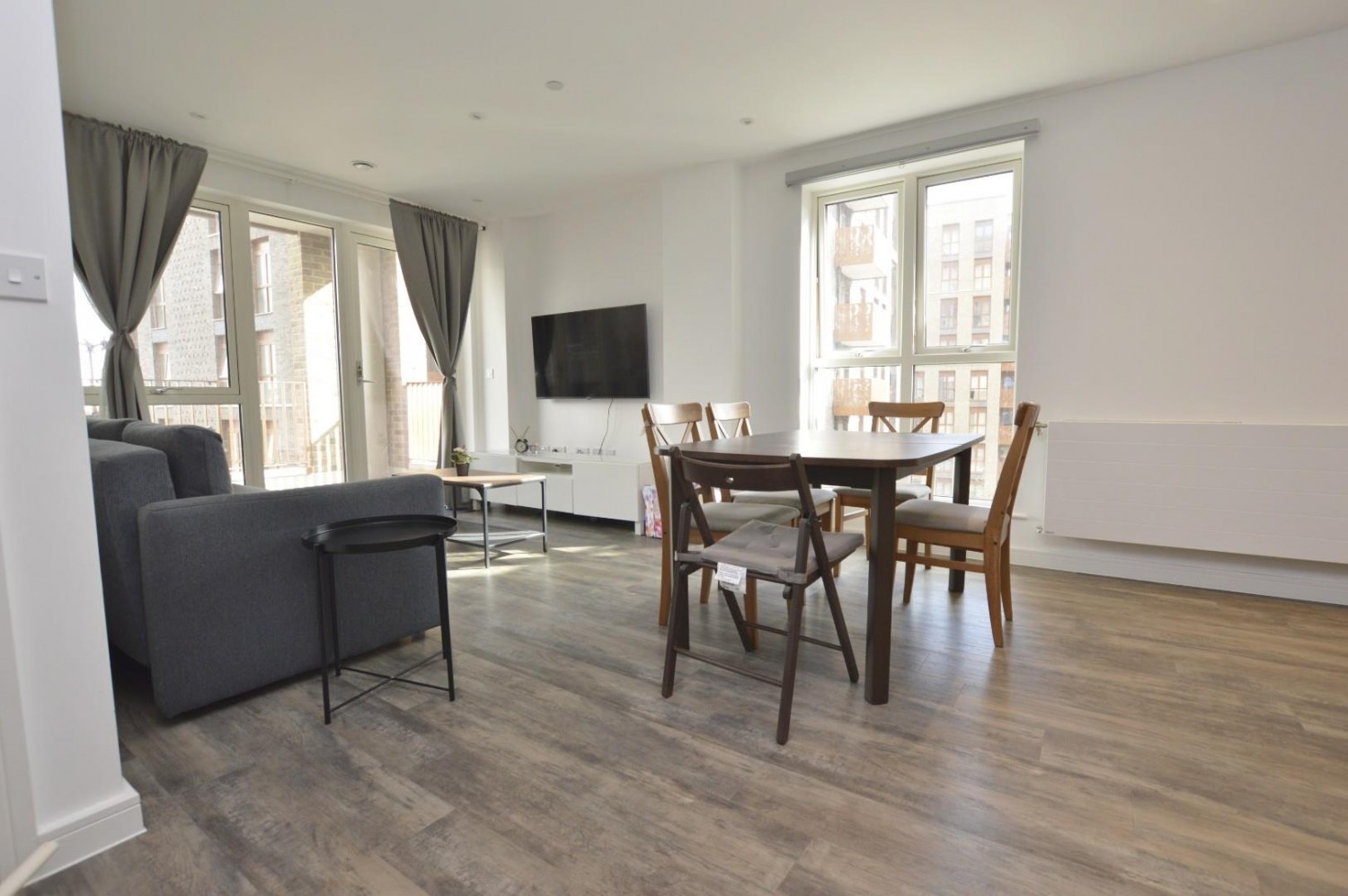 2 bedroom Flat to let in Drydock Square, Barking