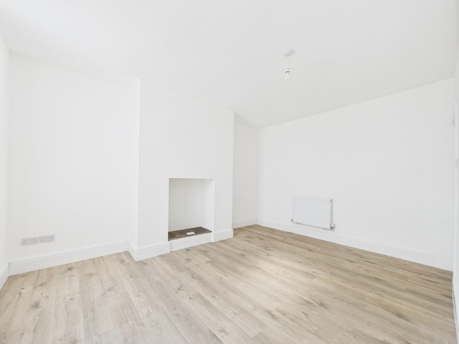 2 bedroom House to let in Walter Street, Bradford