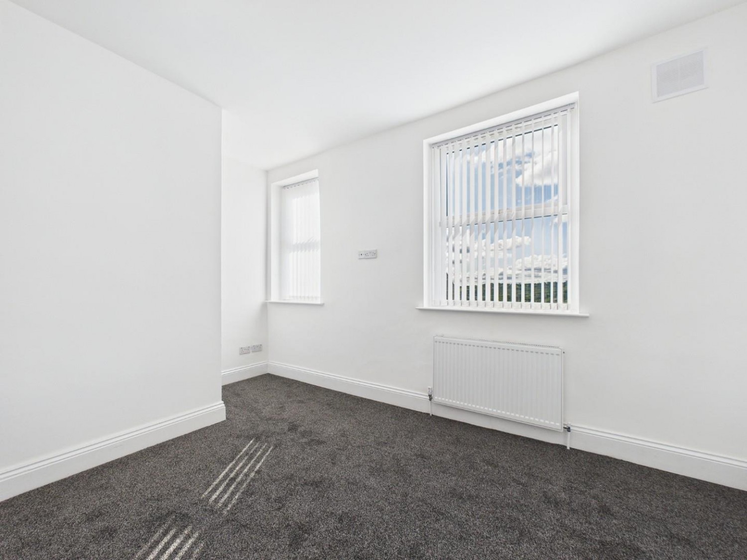 2 bedroom House to let in Walter Street, Bradford