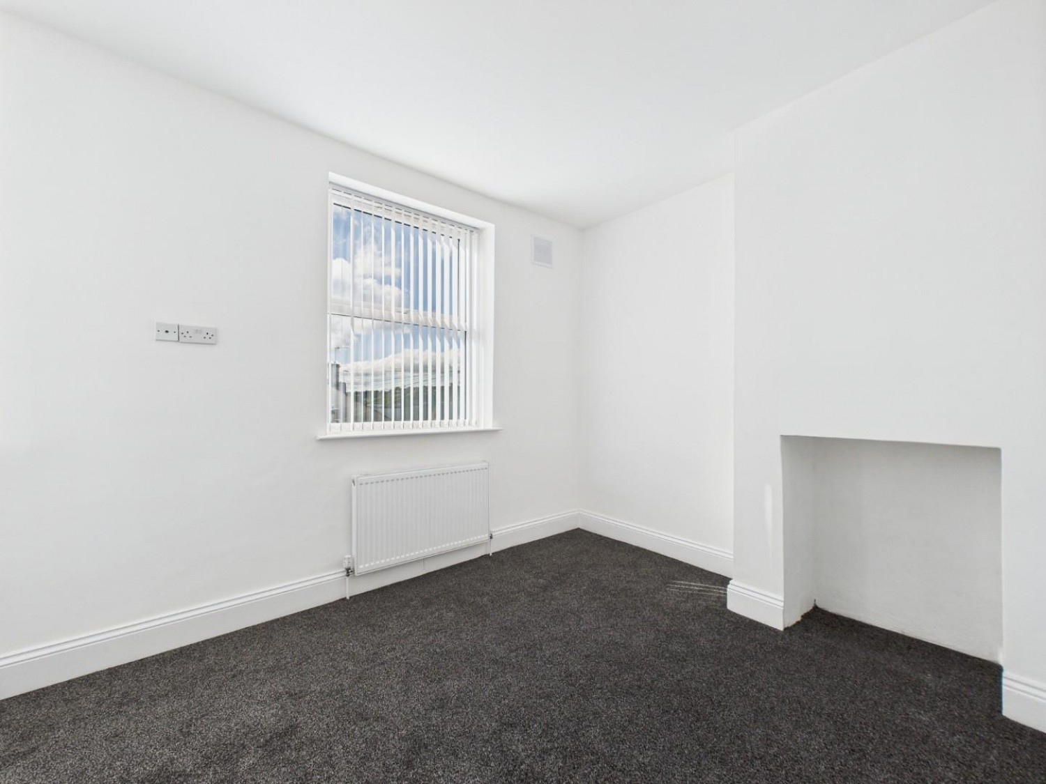 2 bedroom House to let in Walter Street, Bradford