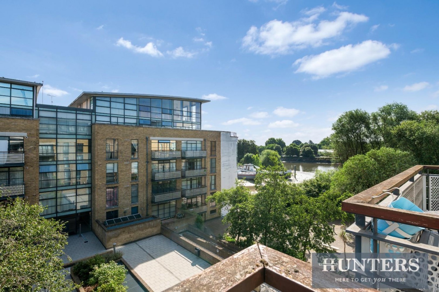 1 bedroom Flat for sale in Brentford