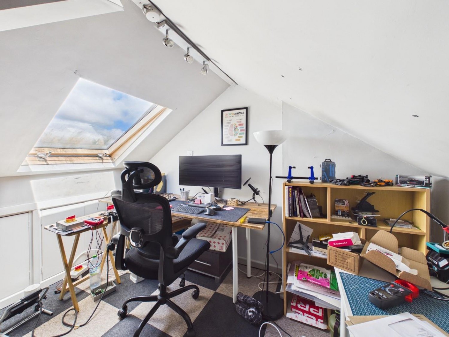 2 bedroom House for sale in vicarage road, Bradford, West Yorkshire