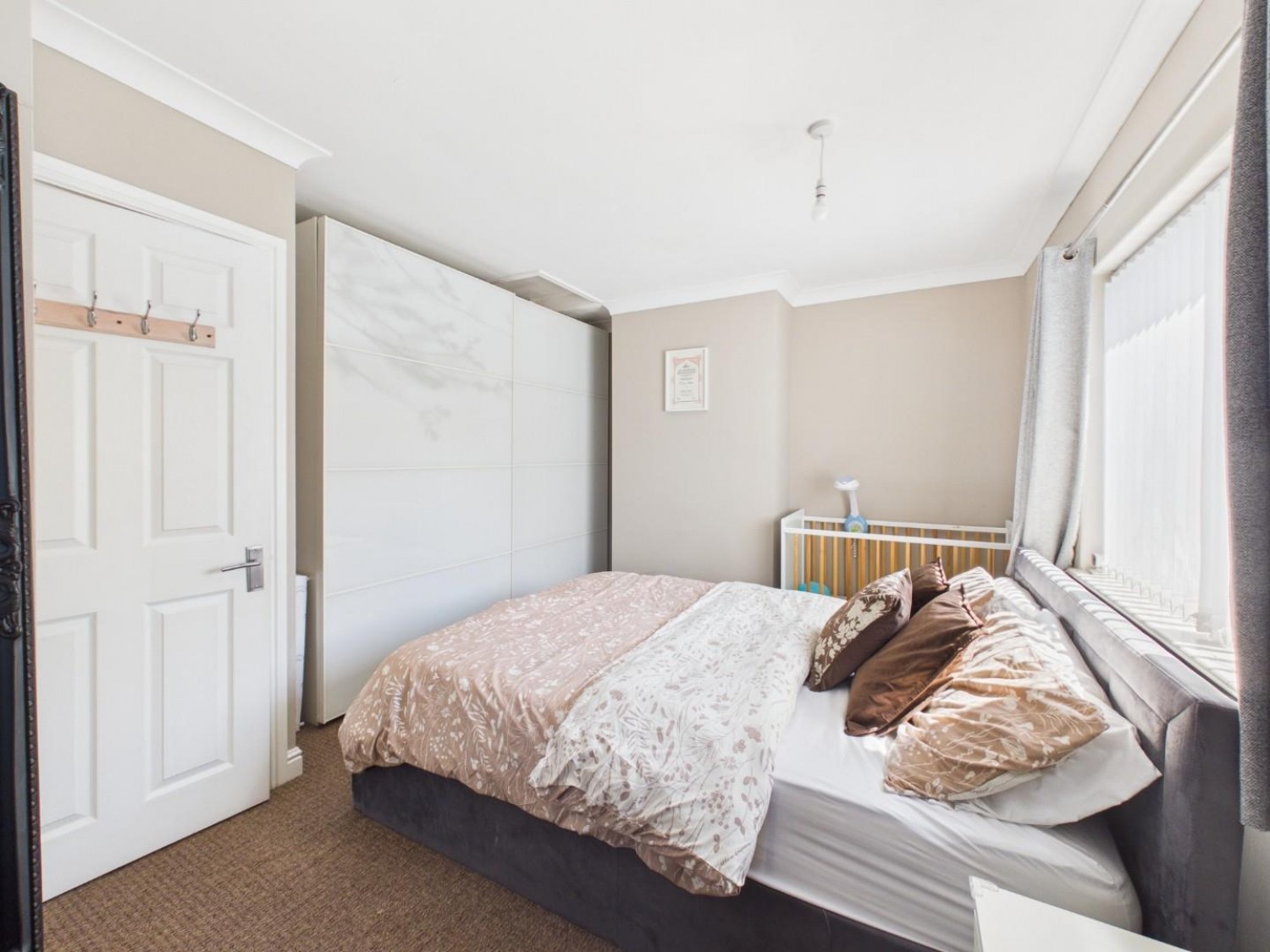 2 bedroom House for sale in vicarage road, Bradford, West Yorkshire