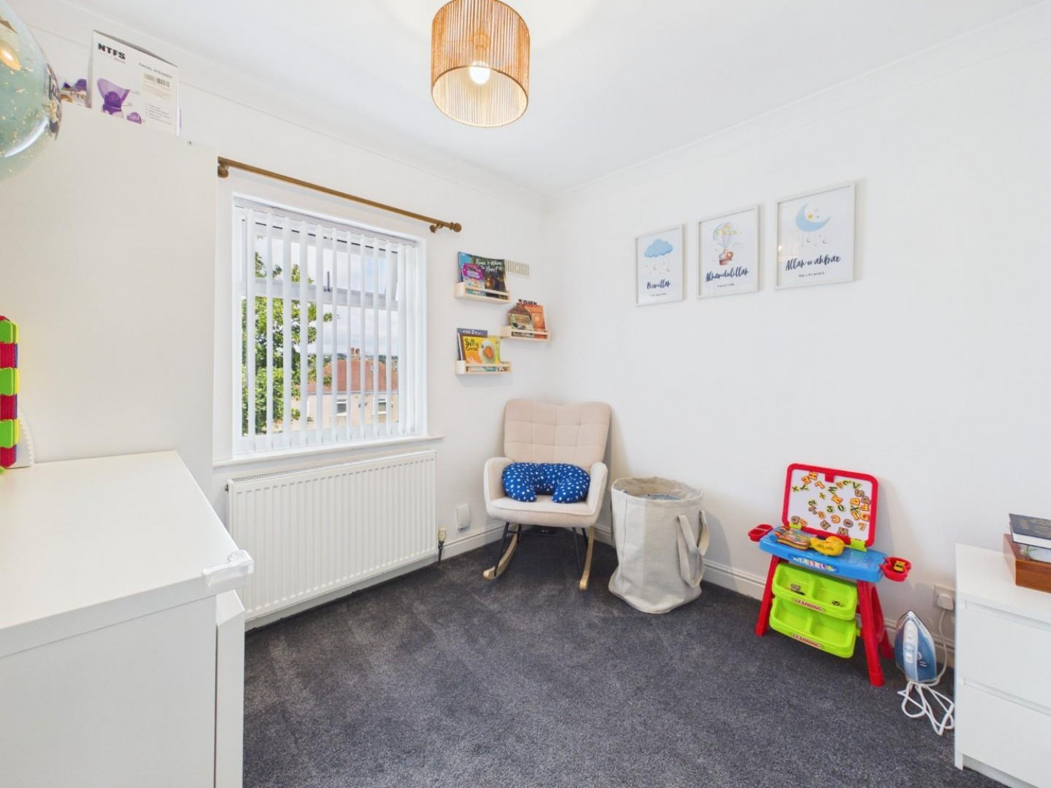 2 bedroom House for sale in vicarage road, Bradford, West Yorkshire