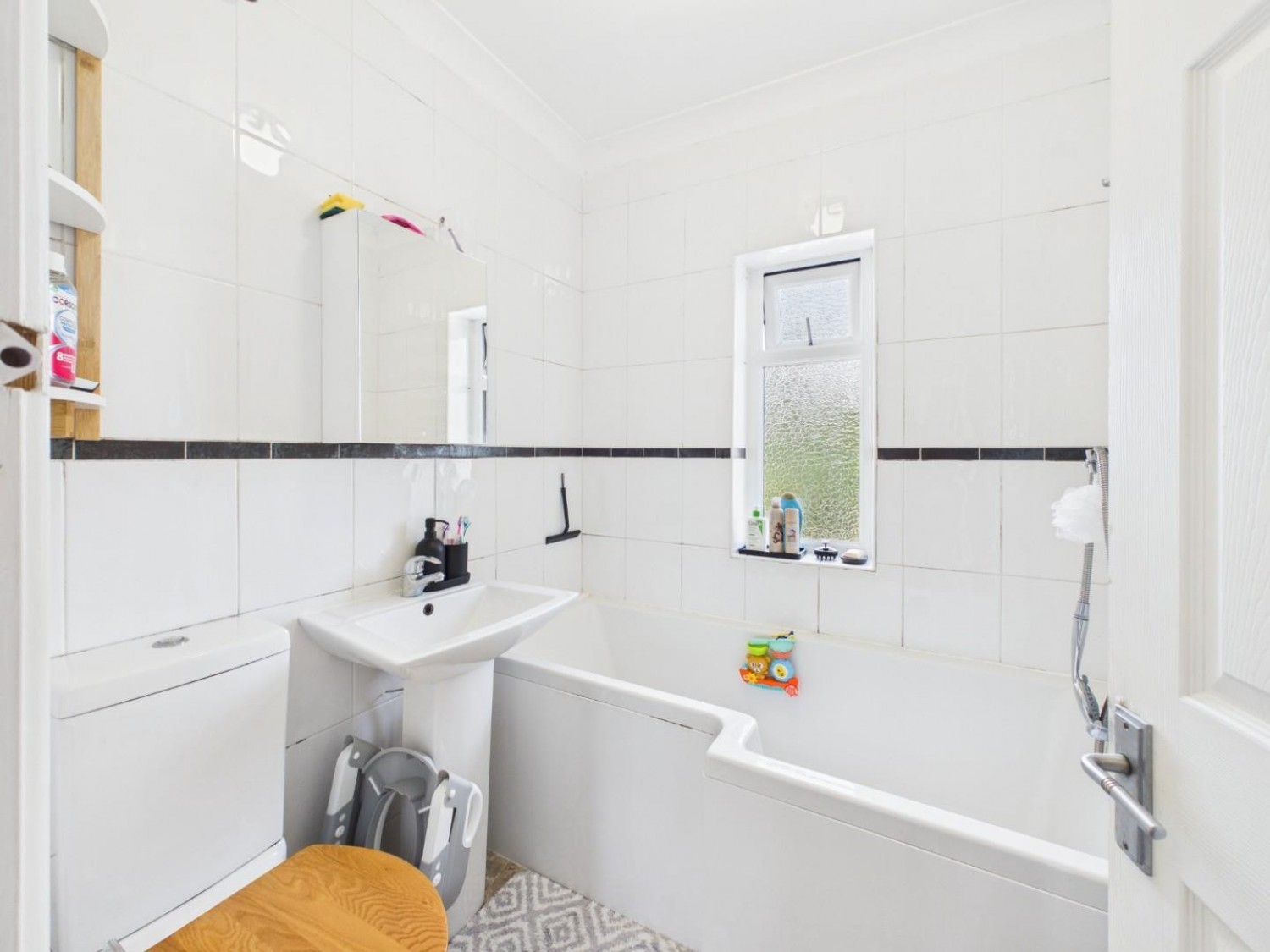2 bedroom House for sale in vicarage road, Bradford, West Yorkshire