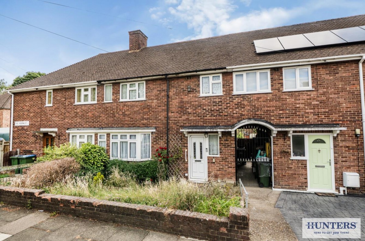 ** PRICE RANGE £400,000 - £425,000 **