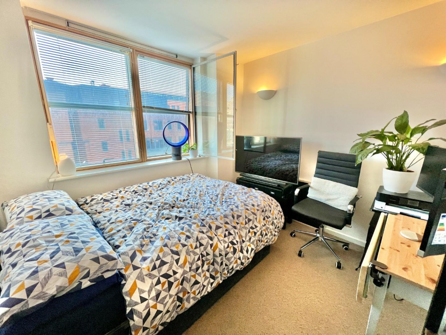 2 bedroom Flat to let in Wellington Quarter, Wellington Street, Leeds