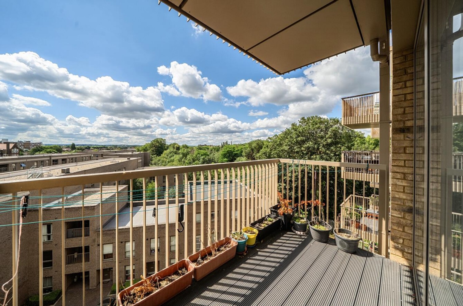 1 bedroom Flat for sale in Dixie Court, Adenmore Road, London, SE6 4FA