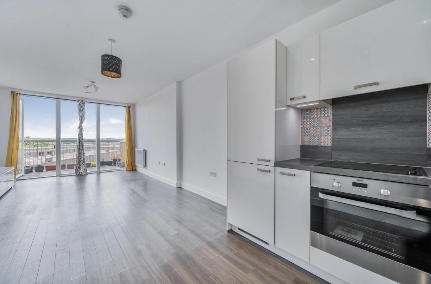 1 bedroom Flat for sale in Dixie Court, Adenmore Road, London, SE6 4FA