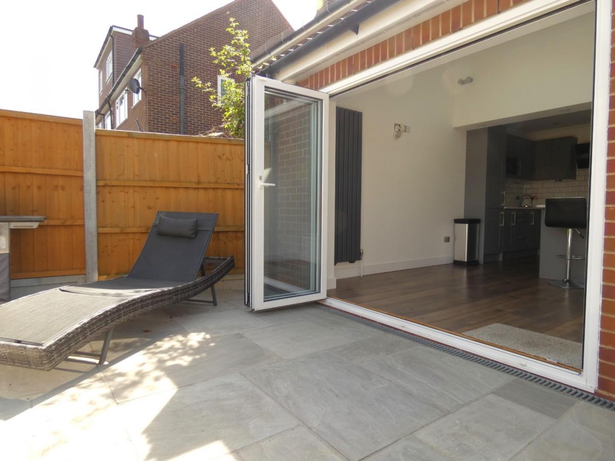 Osney Way, Gravesend, DA12