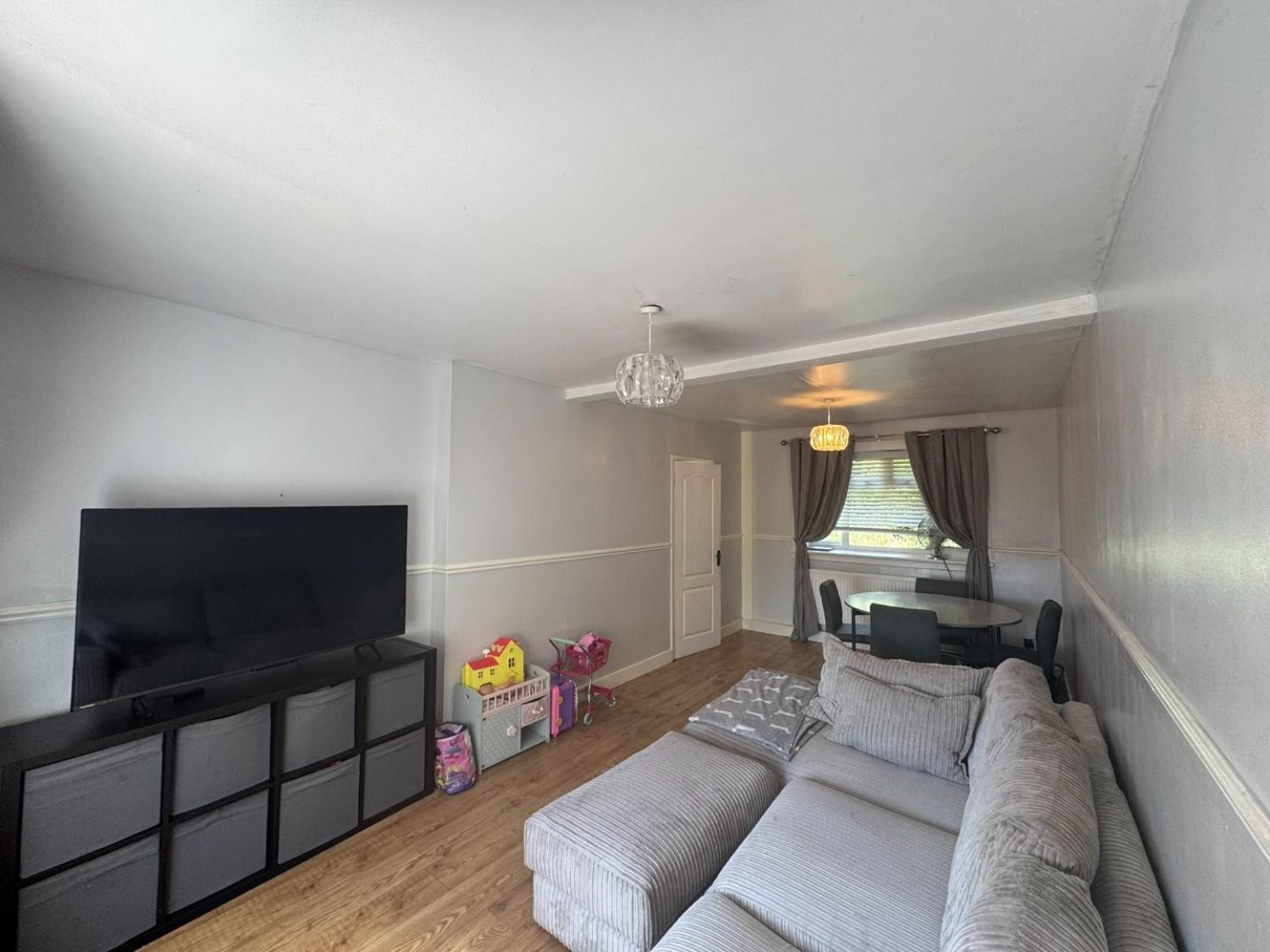 2 bedroom House to let in Old Hall Road, Tingley, Wakefield