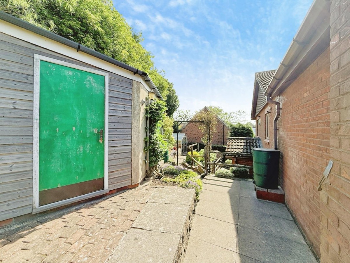 Sunnybank Grove, Thornbury, Bradford