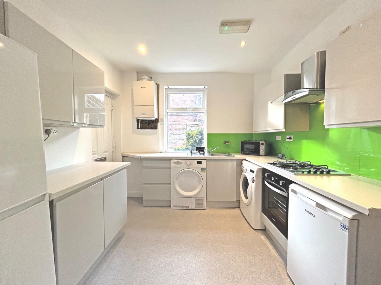 4 bedroom House to let in Shoreham Street, City Centre, Sheffield