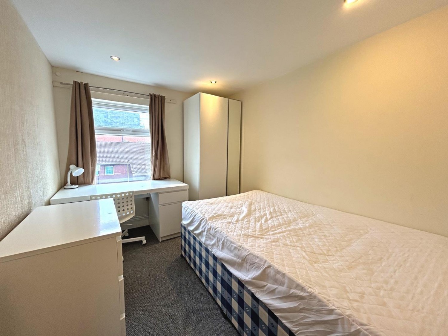 4 bedroom House to let in Shoreham Street, City Centre, Sheffield