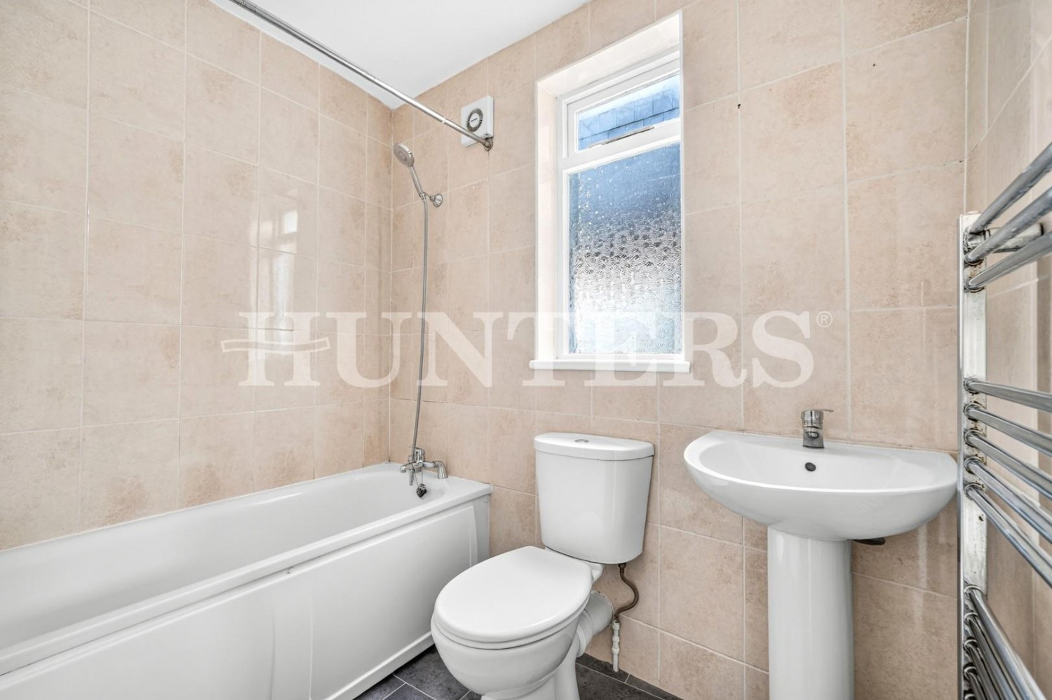 4 bedroom House to let in Prince George Road, London, N16