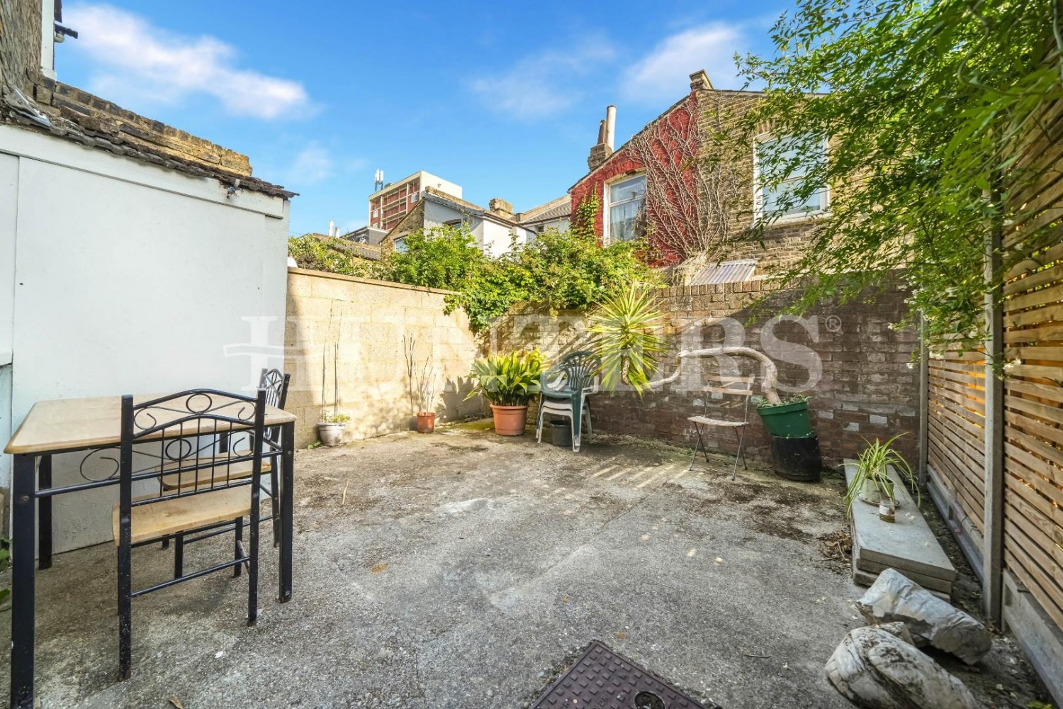 4 bedroom House to let in Prince George Road, London, N16