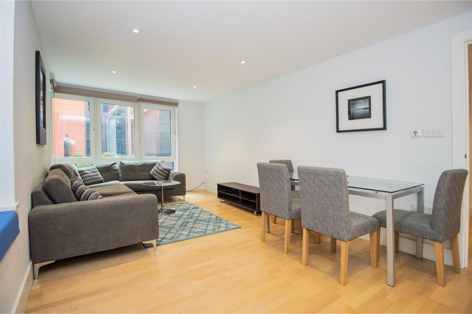 1 bedroom Flat to let in High Timber Street, St Pauls, EC4V