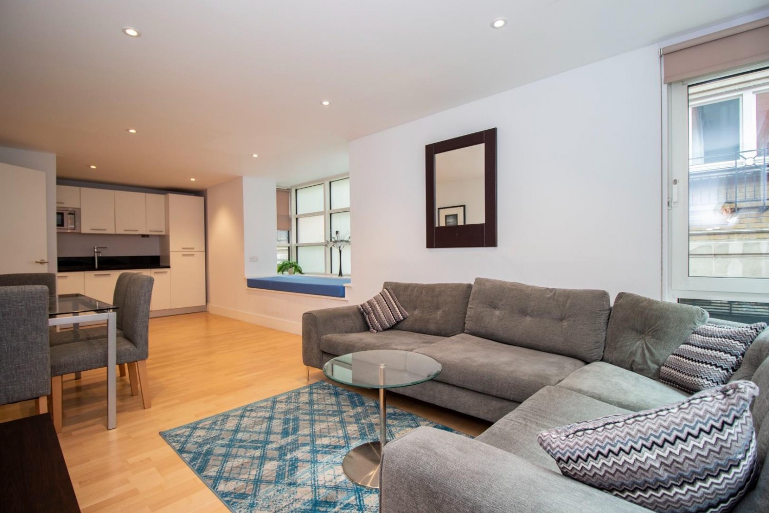 1 bedroom Flat to let in High Timber Street, St Pauls, EC4V