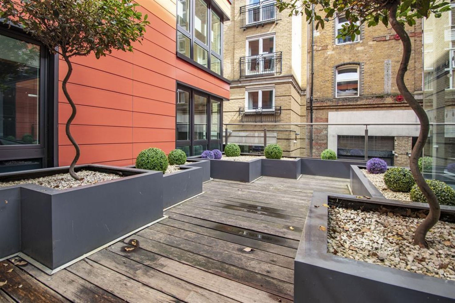 1 bedroom Flat to let in High Timber Street, St Pauls, EC4V