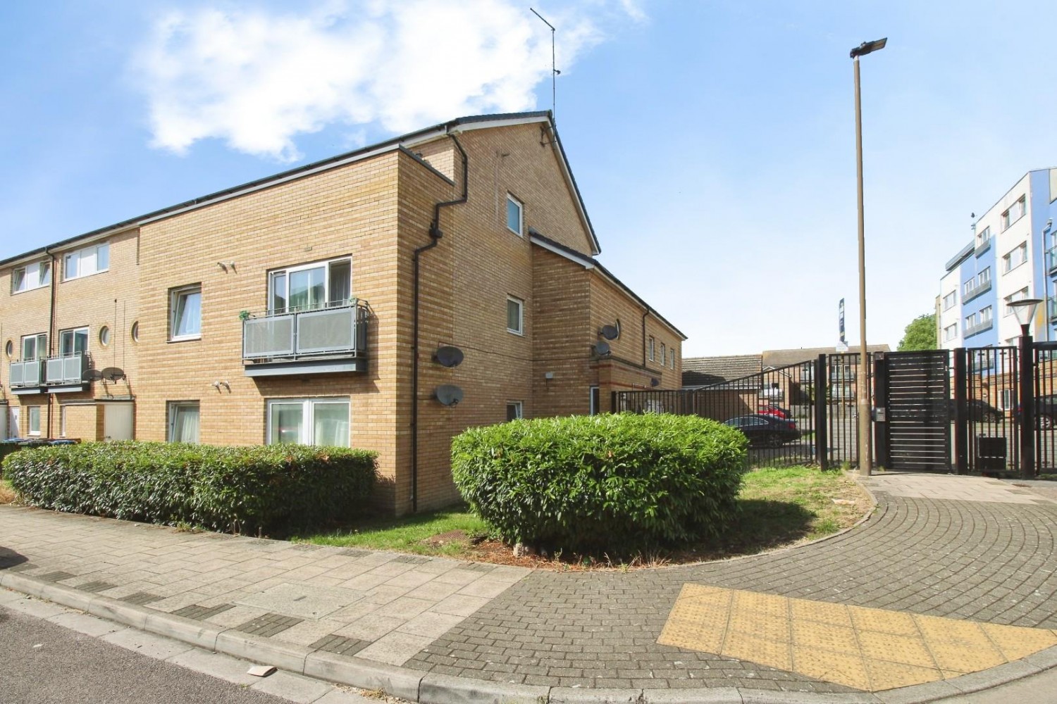 2 bedroom Flat for sale in Bailey Close, West Thamesmead