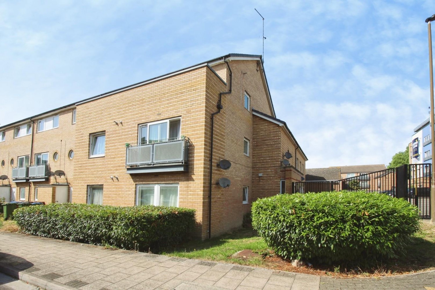 2 bedroom Flat for sale in Bailey Close, West Thamesmead