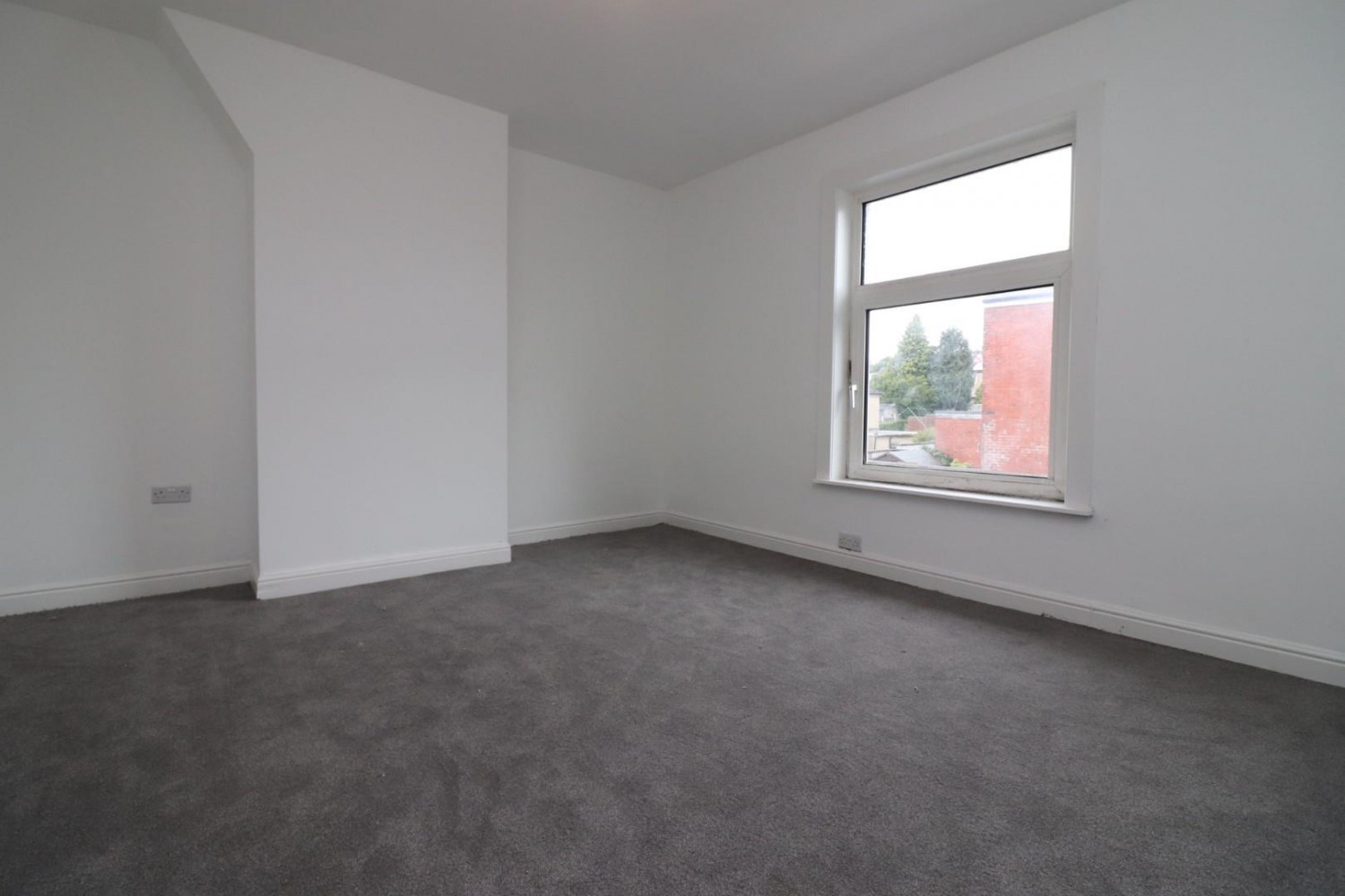 3 bedroom House to let in Laurel Avenue, Darwen