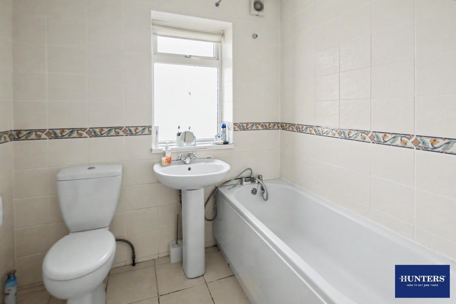 6 bedroom House for sale in Garden Lane Bradford, BD9 5QJ