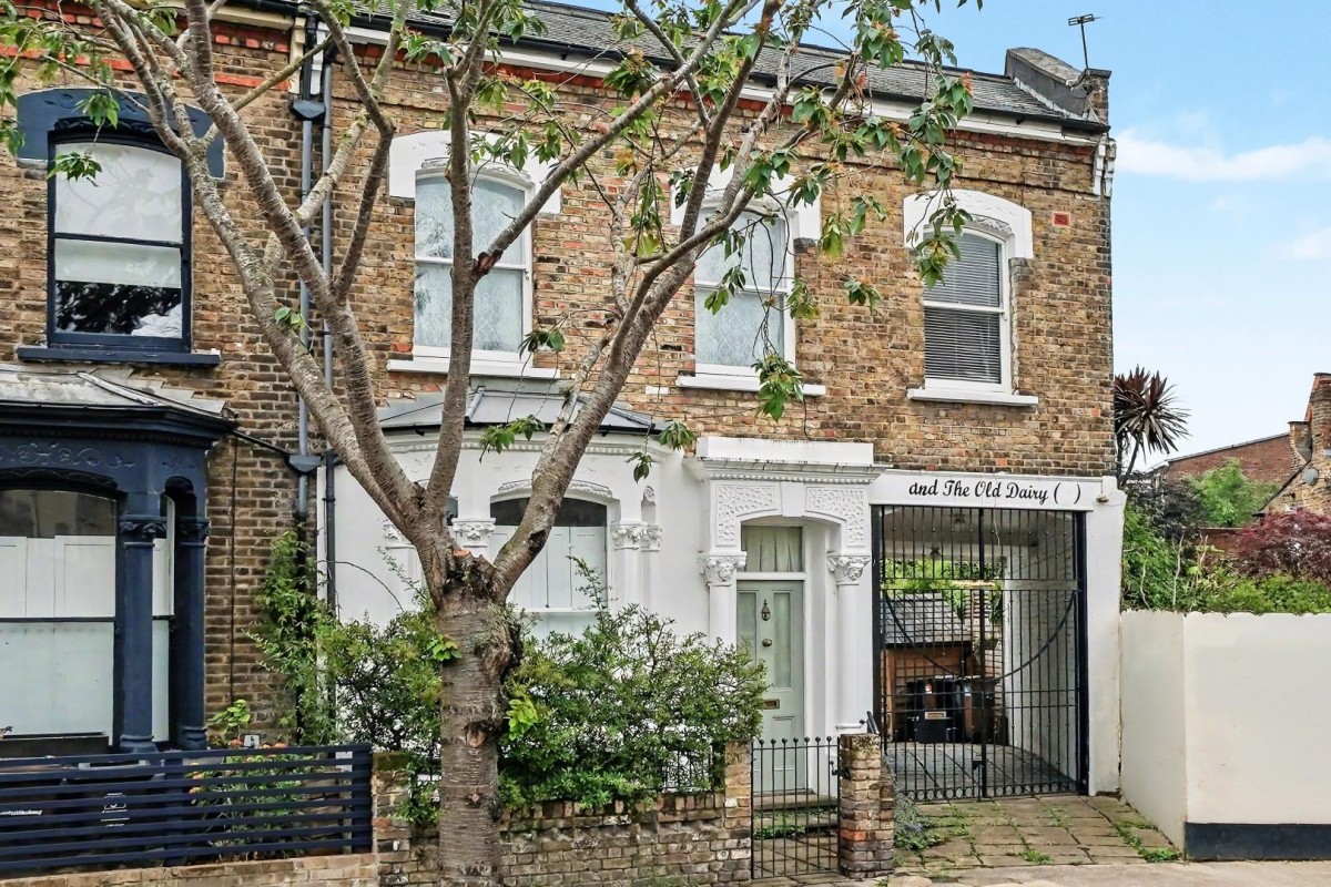 Dynevor Road, London, N16
