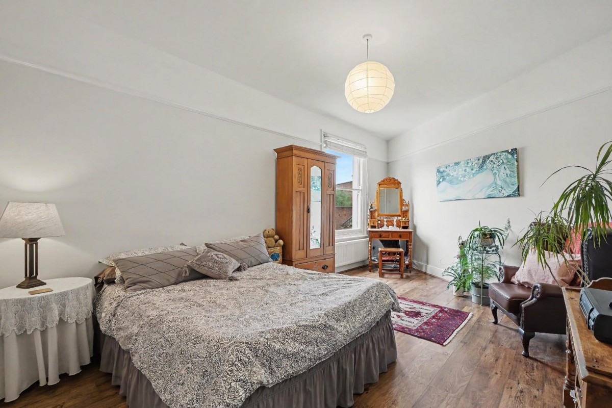 Dynevor Road, London, N16