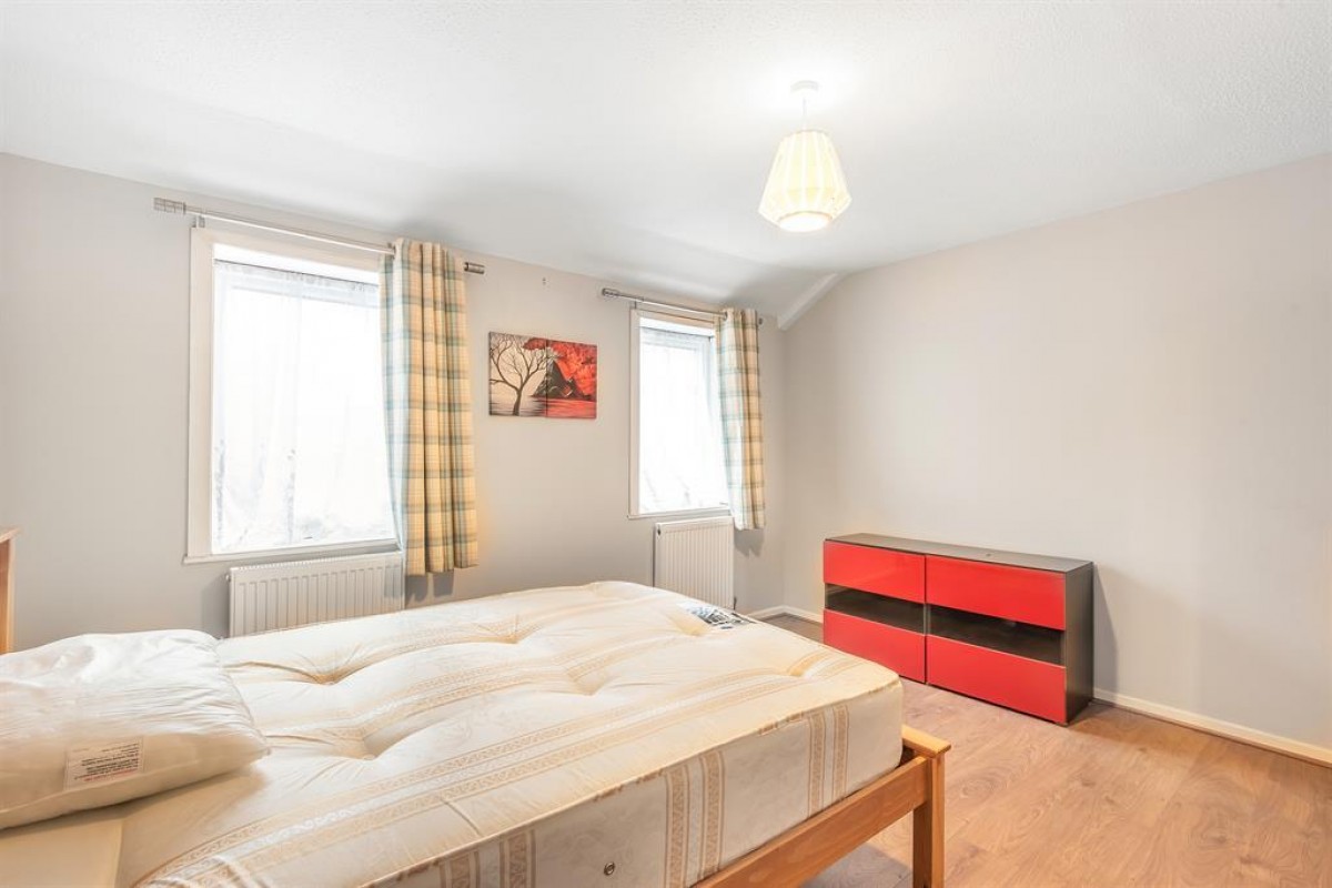 Oakham Close, London, SE6 4LQ