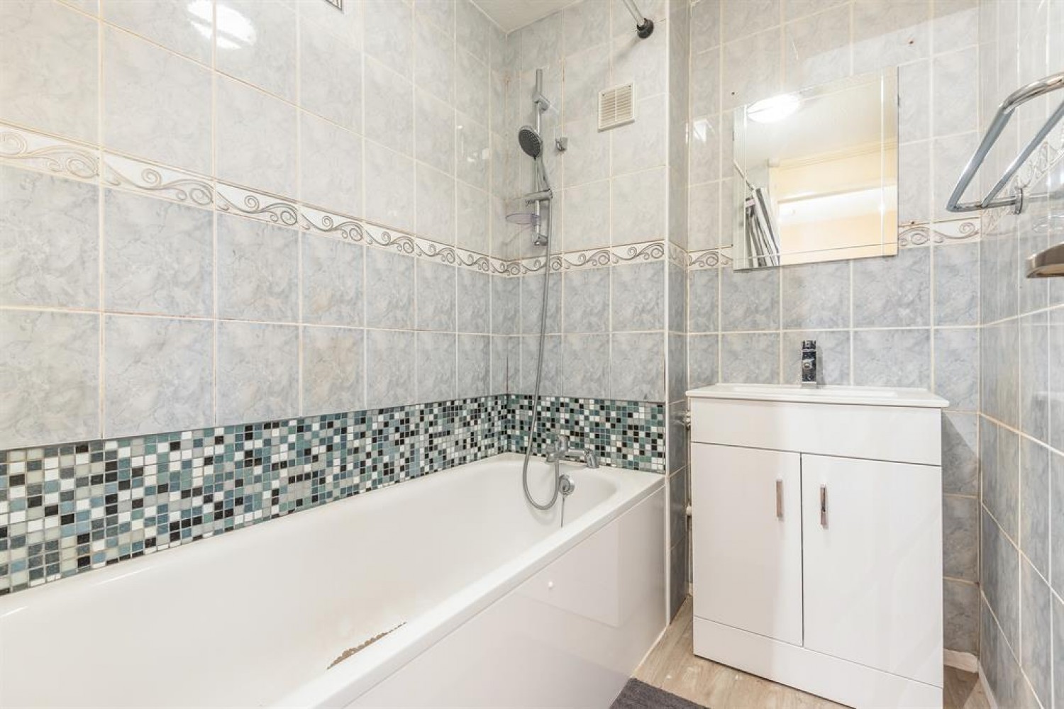 Oakham Close, London, SE6 4LQ