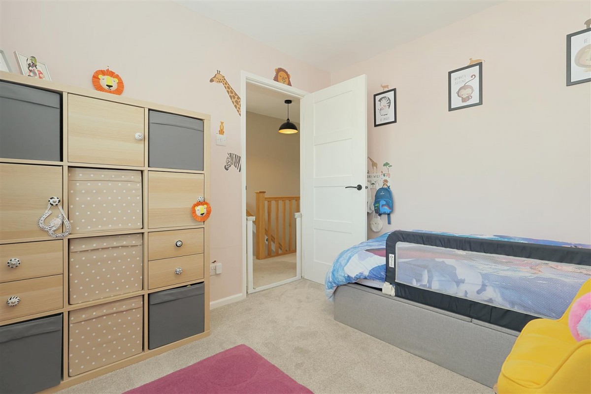 Carr Wood Close, Calverley, Leeds, LS28 5UB