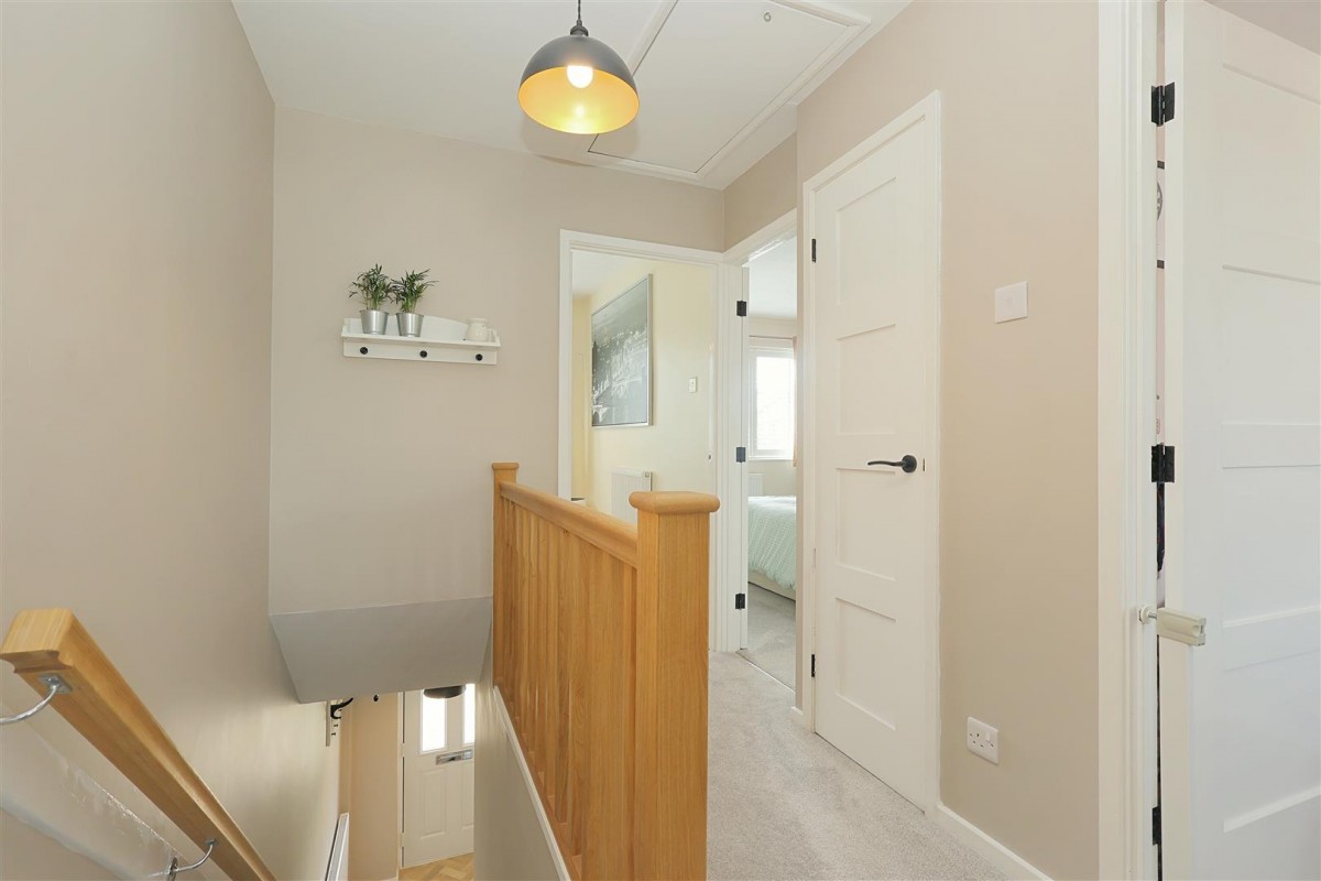 Carr Wood Close, Calverley, Leeds, LS28 5UB