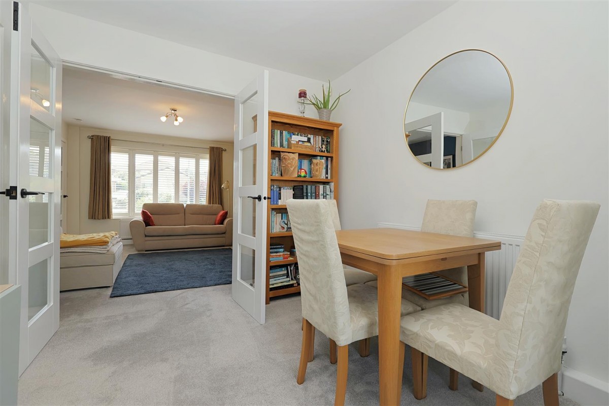 Carr Wood Close, Calverley, Leeds, LS28 5UB