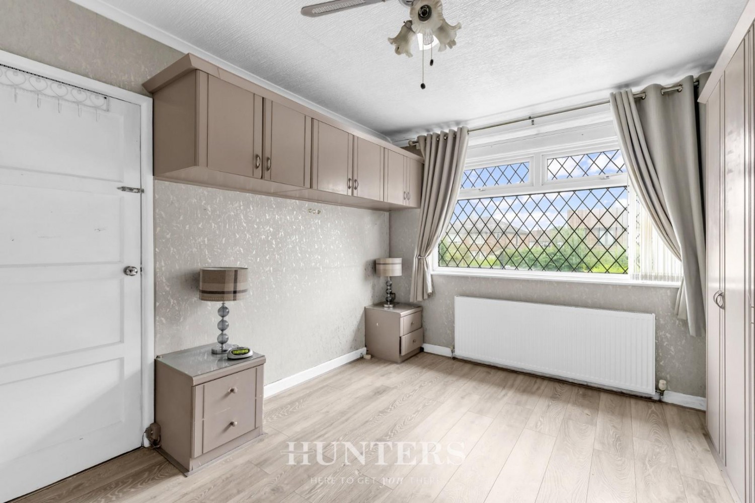 3 bedroom House for sale in Parkfield Road North, Manchester, M40