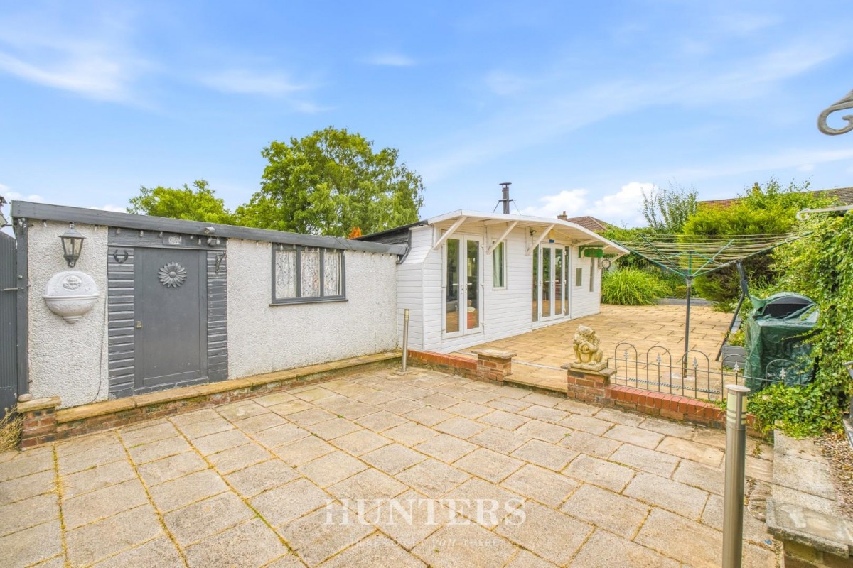 Parkfield Road North, Manchester, M40