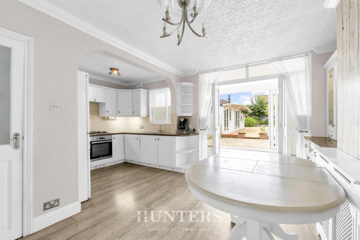Parkfield Road North, Manchester, M40