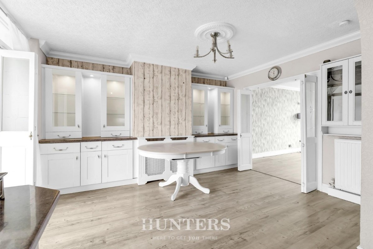 Parkfield Road North, Manchester, M40