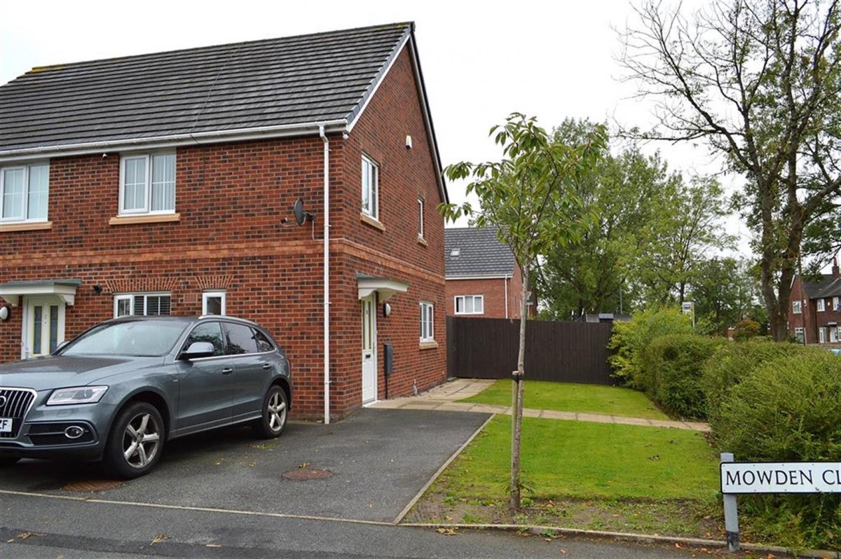 Rosary Road, Oldham