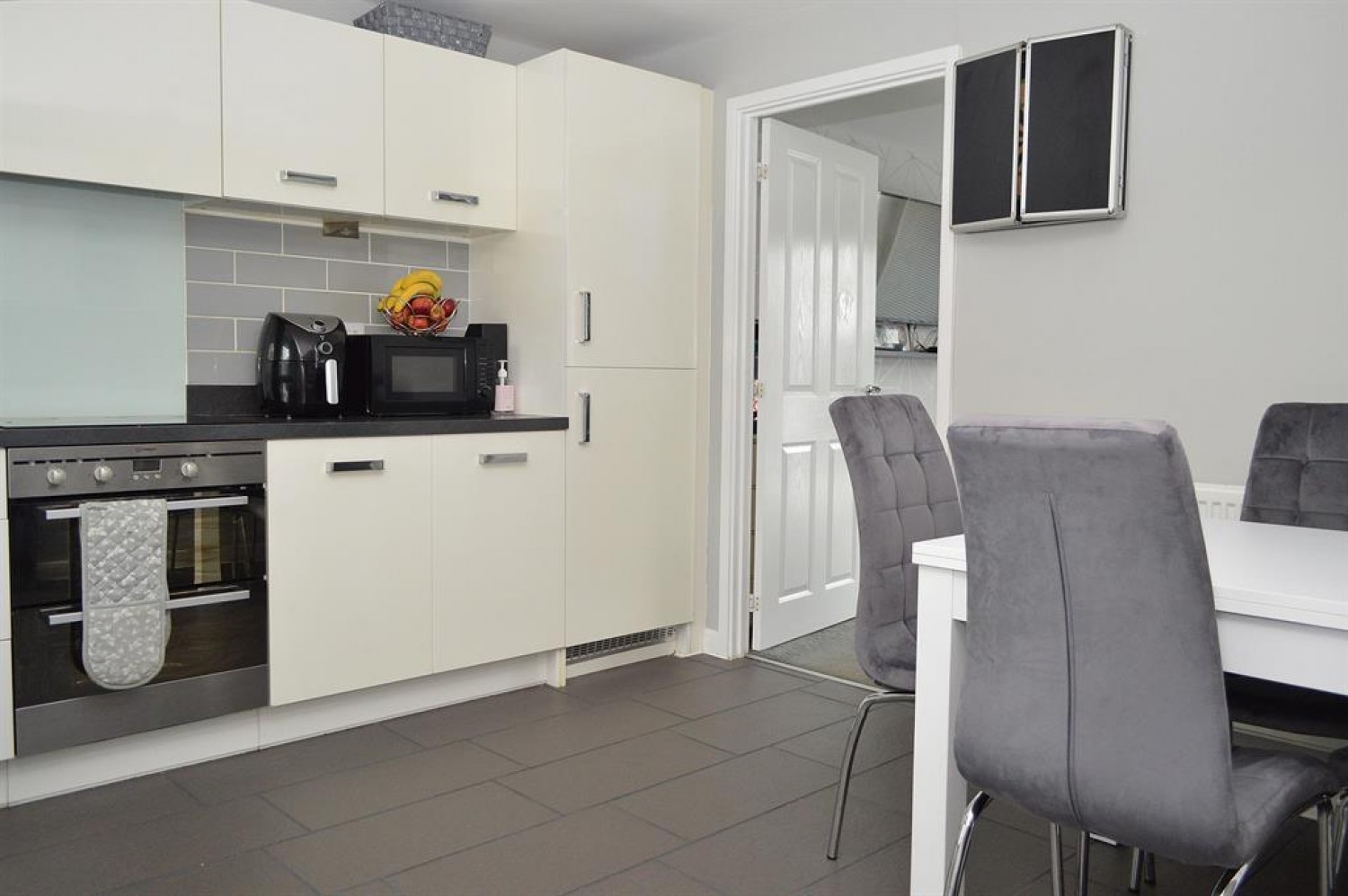 3 bedroom House to let in Rosary Road, Oldham