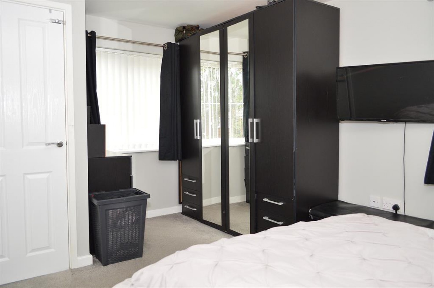 3 bedroom House to let in Rosary Road, Oldham