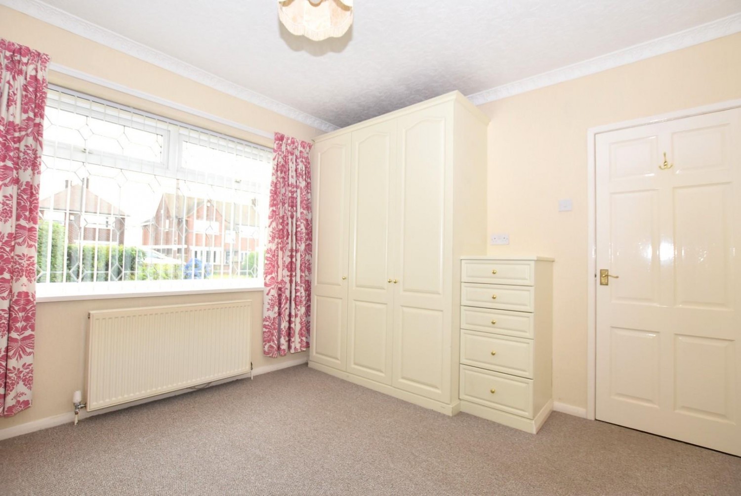 3 bedroom Bungalow to let in Norwood Avenue, Hasland, Chesterfield, S41 0NN