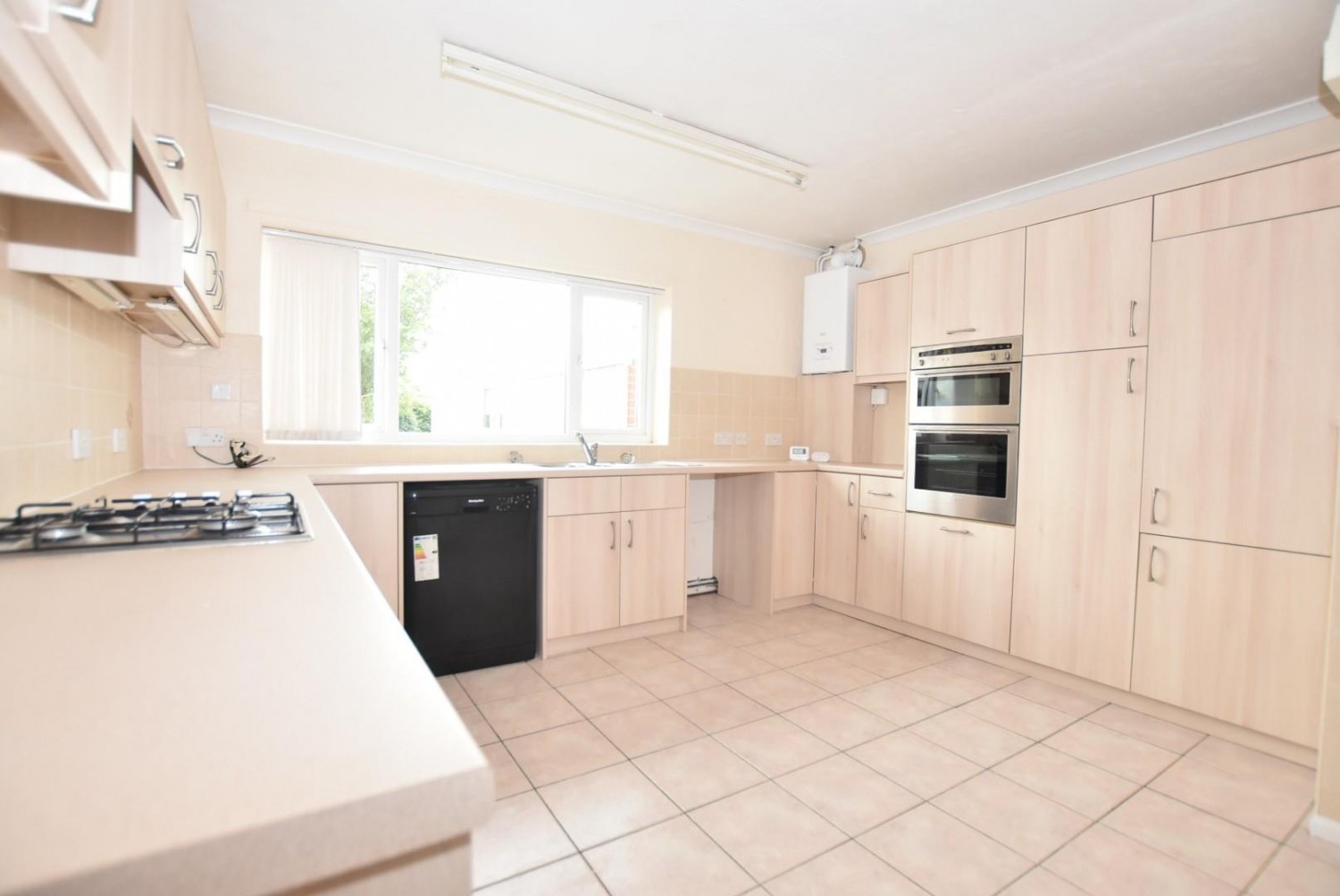 3 bedroom Bungalow to let in Norwood Avenue, Hasland, Chesterfield, S41 0NN