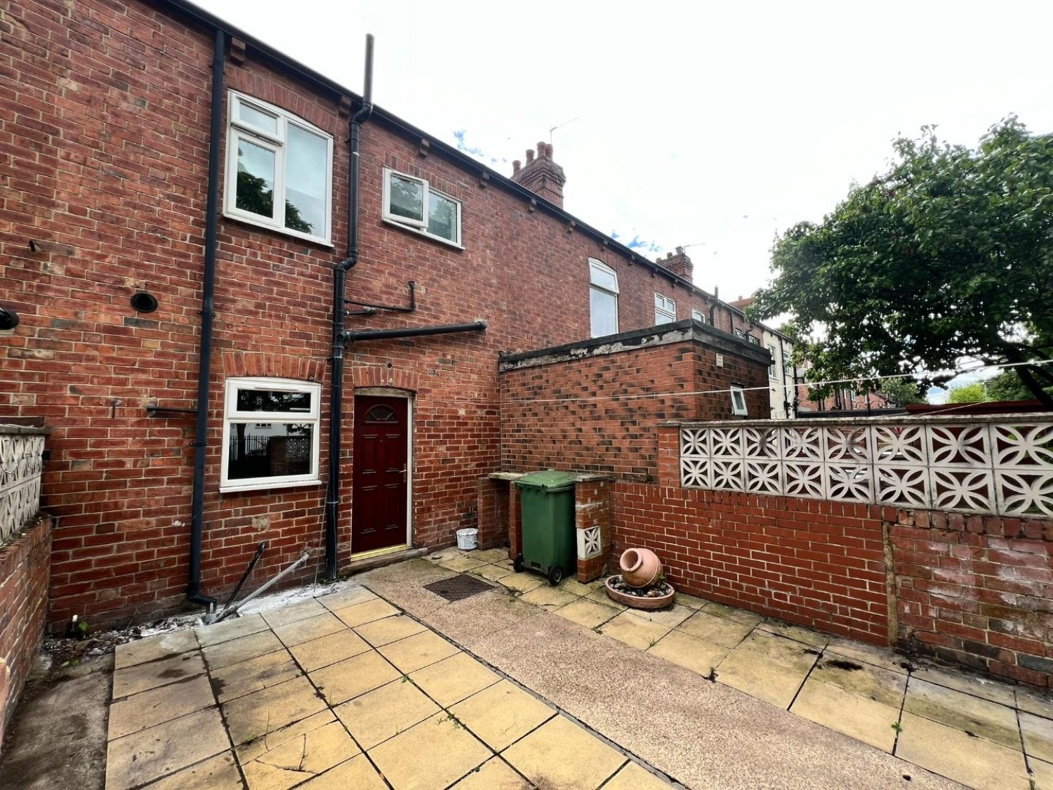 2 bedroom House to let in Cannon Street, Castleford