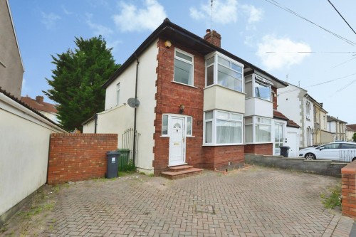 New Cheltenham Road, Kingswood BS15 1TJ