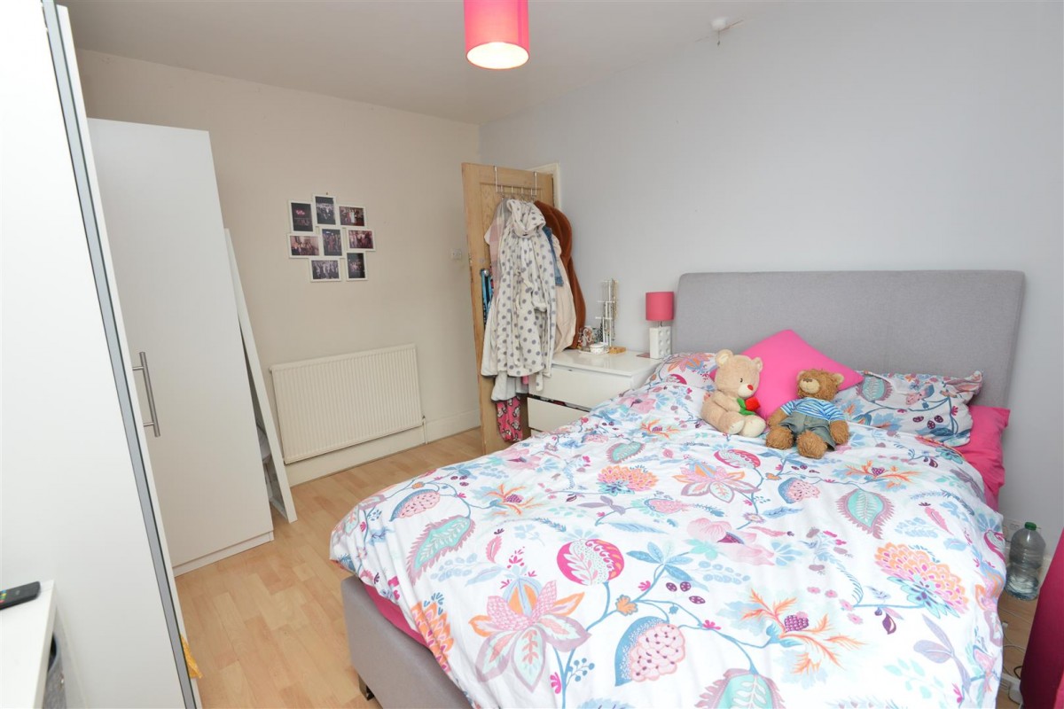 New Cheltenham Road, Kingswood BS15 1TJ